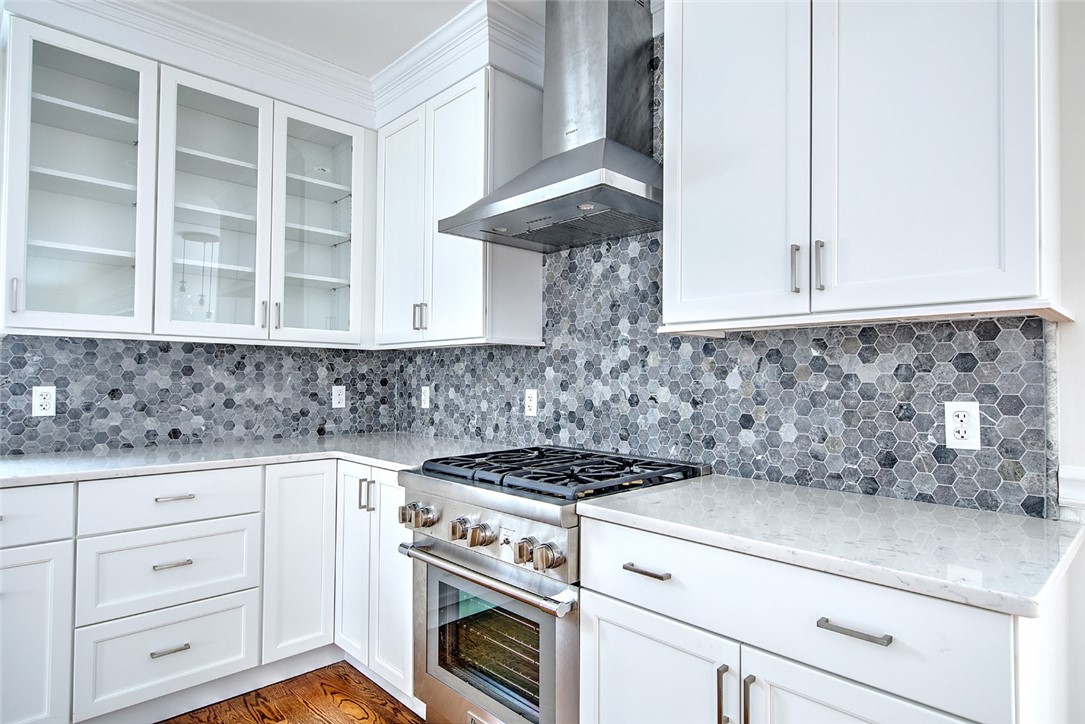 18 Mayfield Road Barrington, RI 02806 - Photo 8 of 37