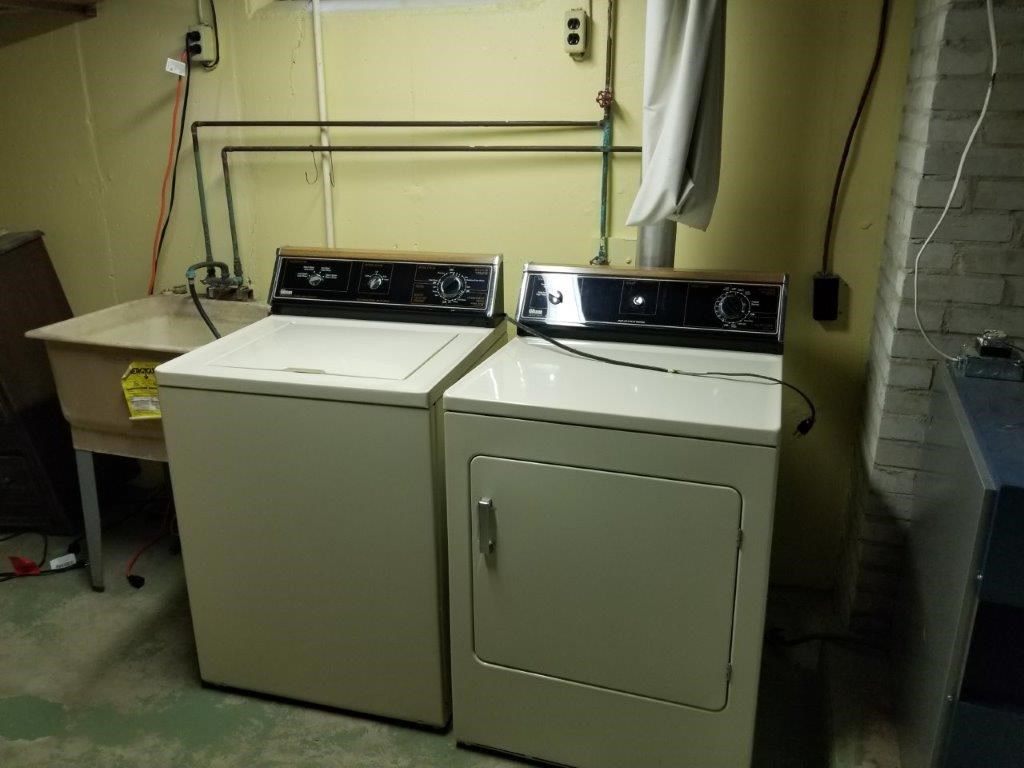 6160 South New Lothrop Road Durand, MI 48429 - Photo 30 of 34 Washer and Dryer are staying.