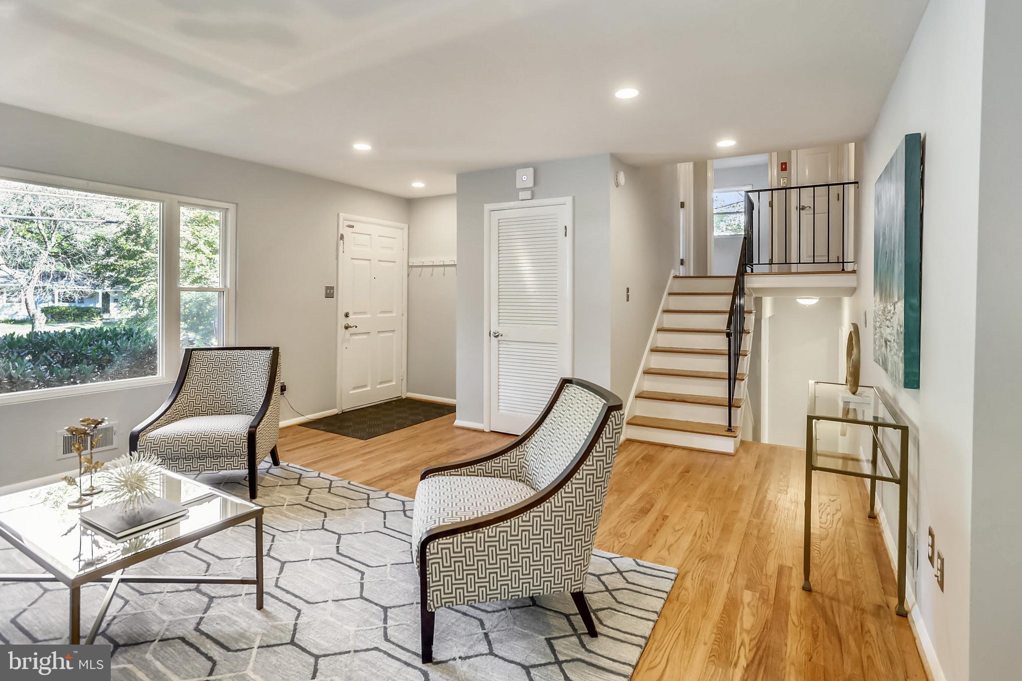 8112 Karl Road Alexandria, VA 22308 - Photo 15 of 42 Living Room