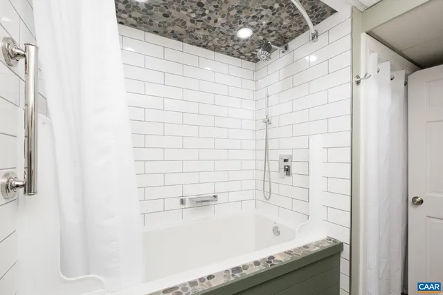 $575,000 | 716 Preddy Creek Road, Barboursville, VA 22923