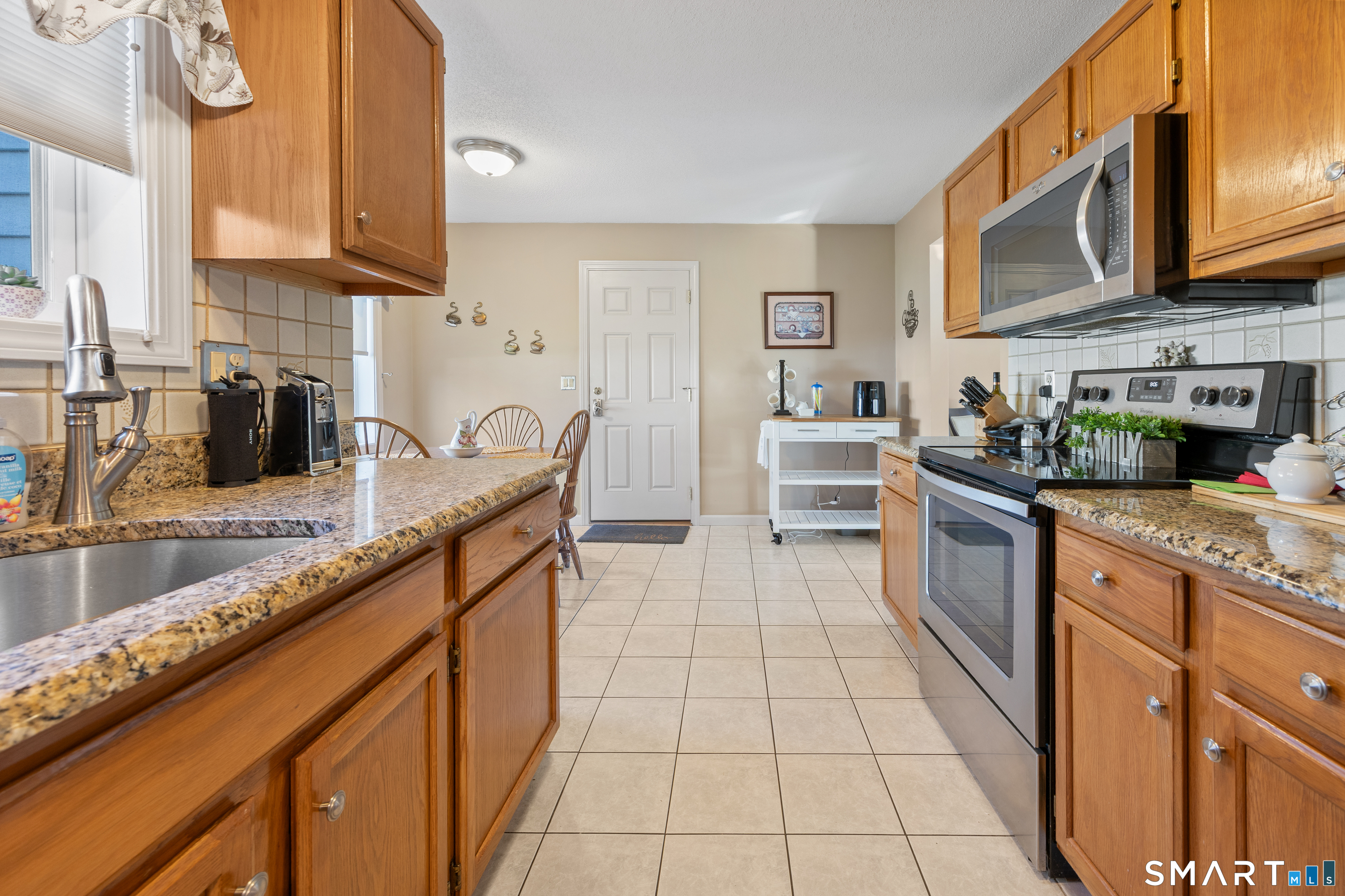 88 Cannon Ridge Drive, Unit 88 Watertown, CT 06795 - Photo 4 of 32