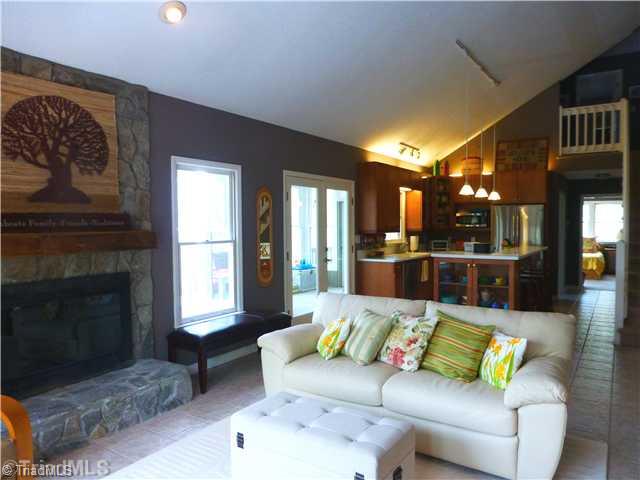 5008 Golden Acres Road Oak Ridge, NC 27310 - Photo 5 of 16 Den/Family/Great Room.