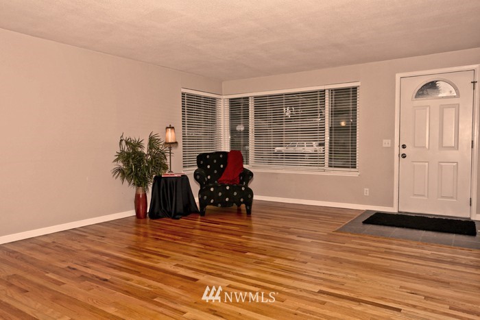 6617 Morgan Road Everett, WA 98203 - Photo 4 of 15