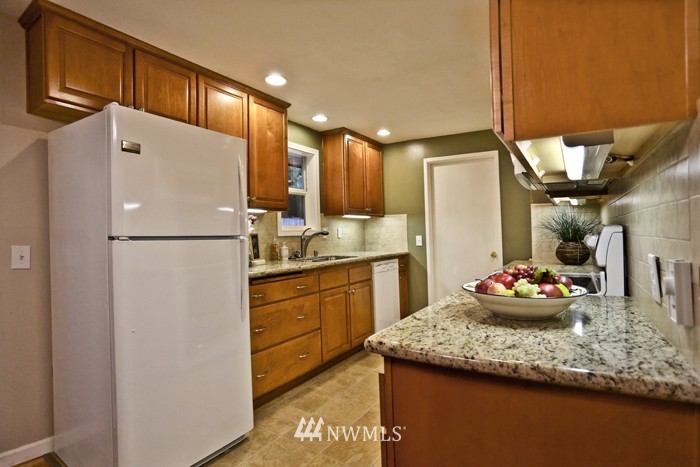 6617 Morgan Road Everett, WA 98203 - Photo 7 of 15