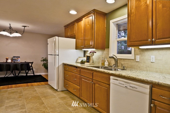 6617 Morgan Road Everett, WA 98203 - Photo 8 of 15