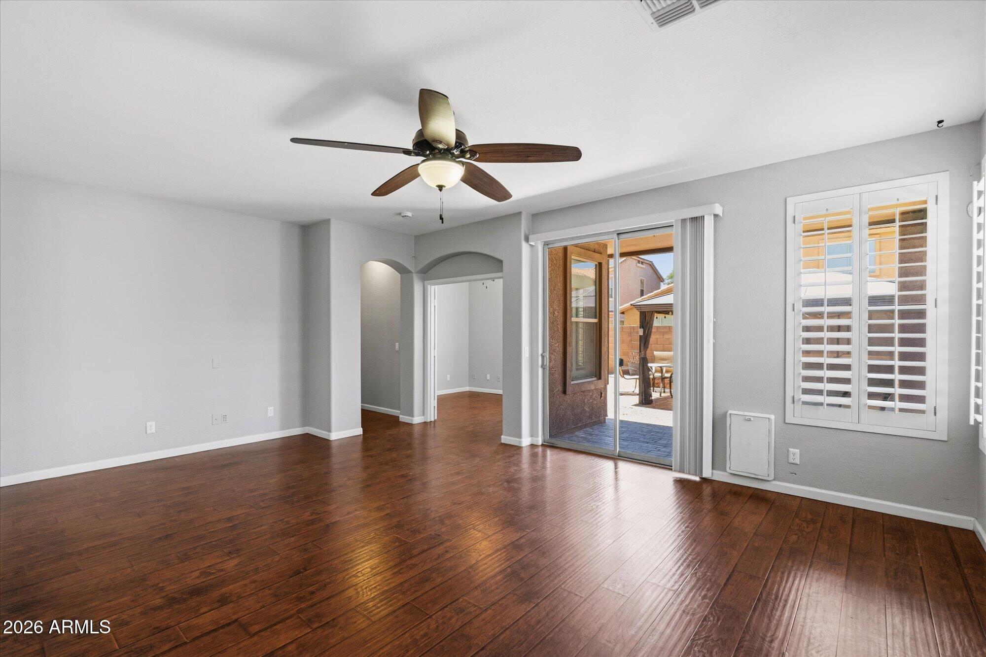 3009 West Trapanotto Road Phoenix, AZ 85086 - Photo 15 of 42 Family room