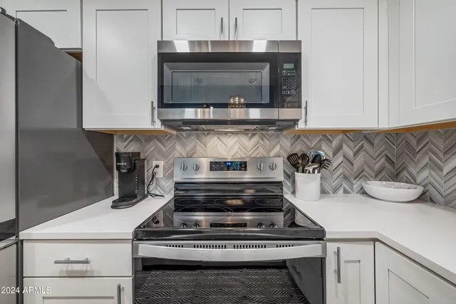 $4,000 | 1717 East Union Hills Drive, Unit 1052, Phoenix, AZ 85024