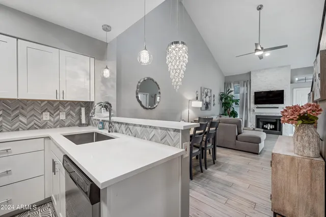 $4,000 | 1717 East Union Hills Drive, Unit 1052, Phoenix, AZ 85024