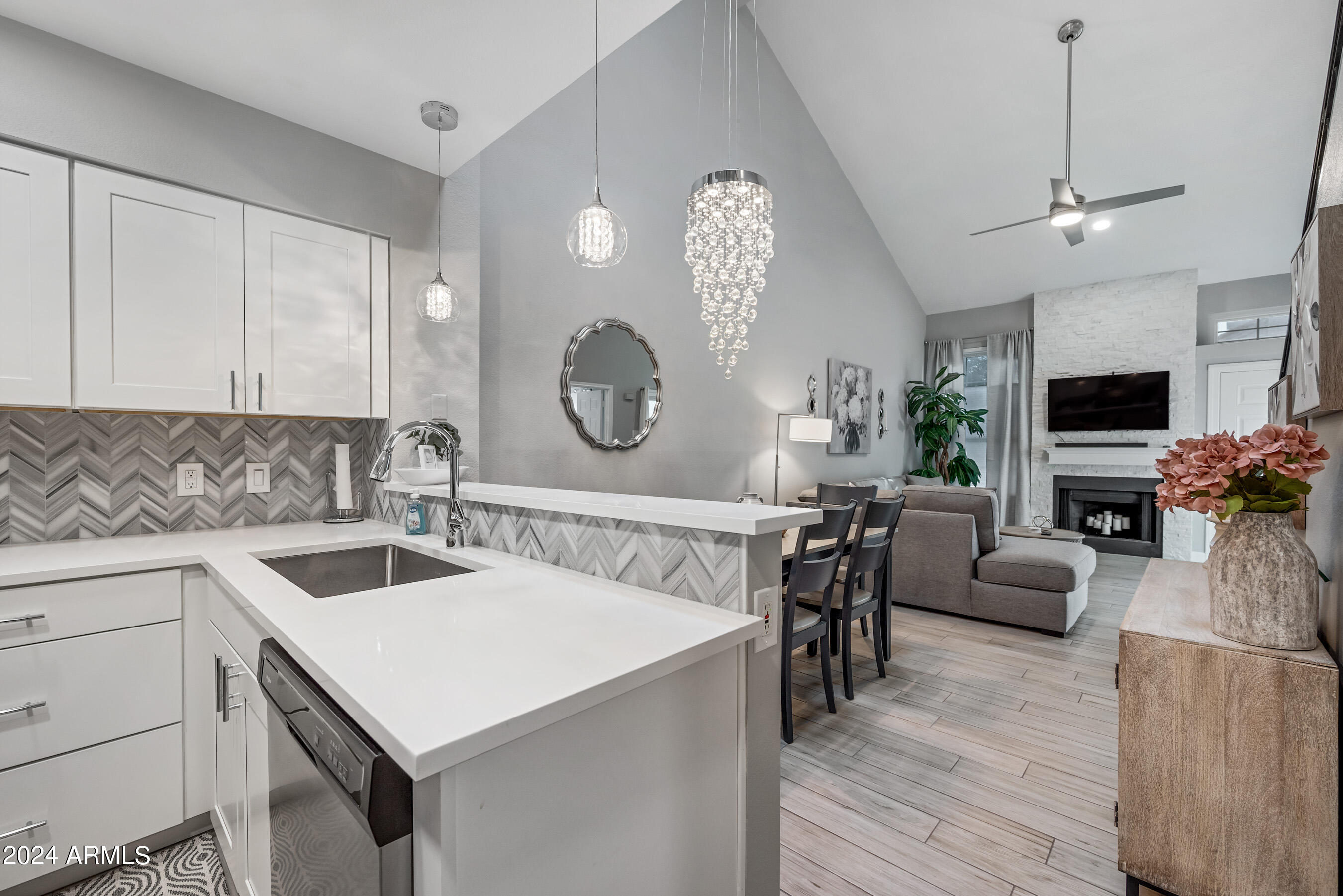 1717 East Union Hills Drive, Unit 1052 Phoenix, AZ 85024 - Photo 19 of 47 19-1717EUHD1052-ocupix 3-8