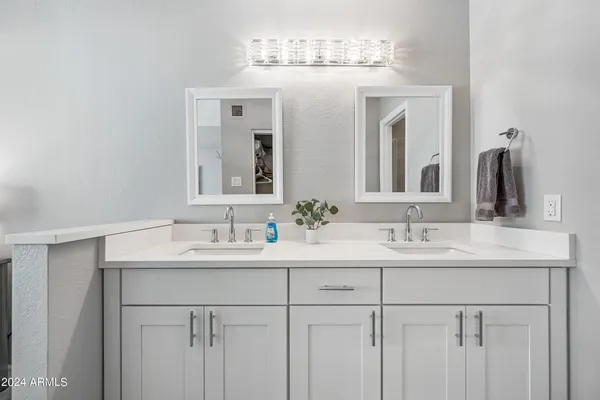 $4,000 | 1717 East Union Hills Drive, Unit 1052, Phoenix, AZ 85024