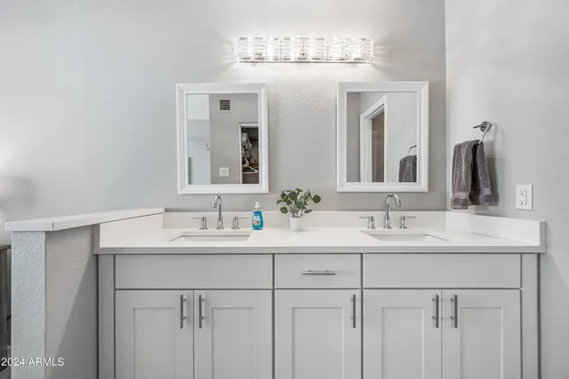 $4,000 | 1717 East Union Hills Drive, Unit 1052, Phoenix, AZ 85024