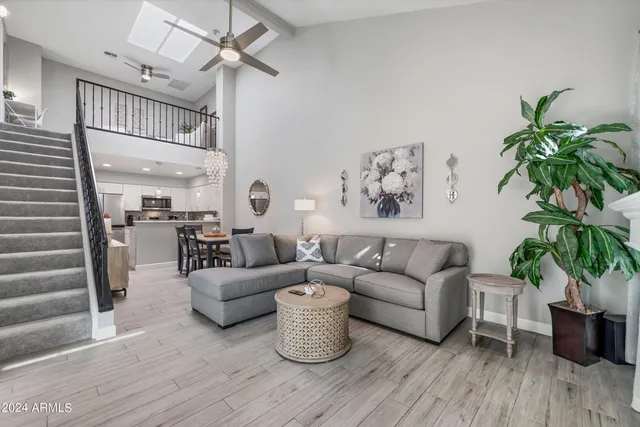 $4,000 | 1717 East Union Hills Drive, Unit 1052, Phoenix, AZ 85024