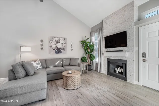 $4,000 | 1717 East Union Hills Drive, Unit 1052, Phoenix, AZ 85024