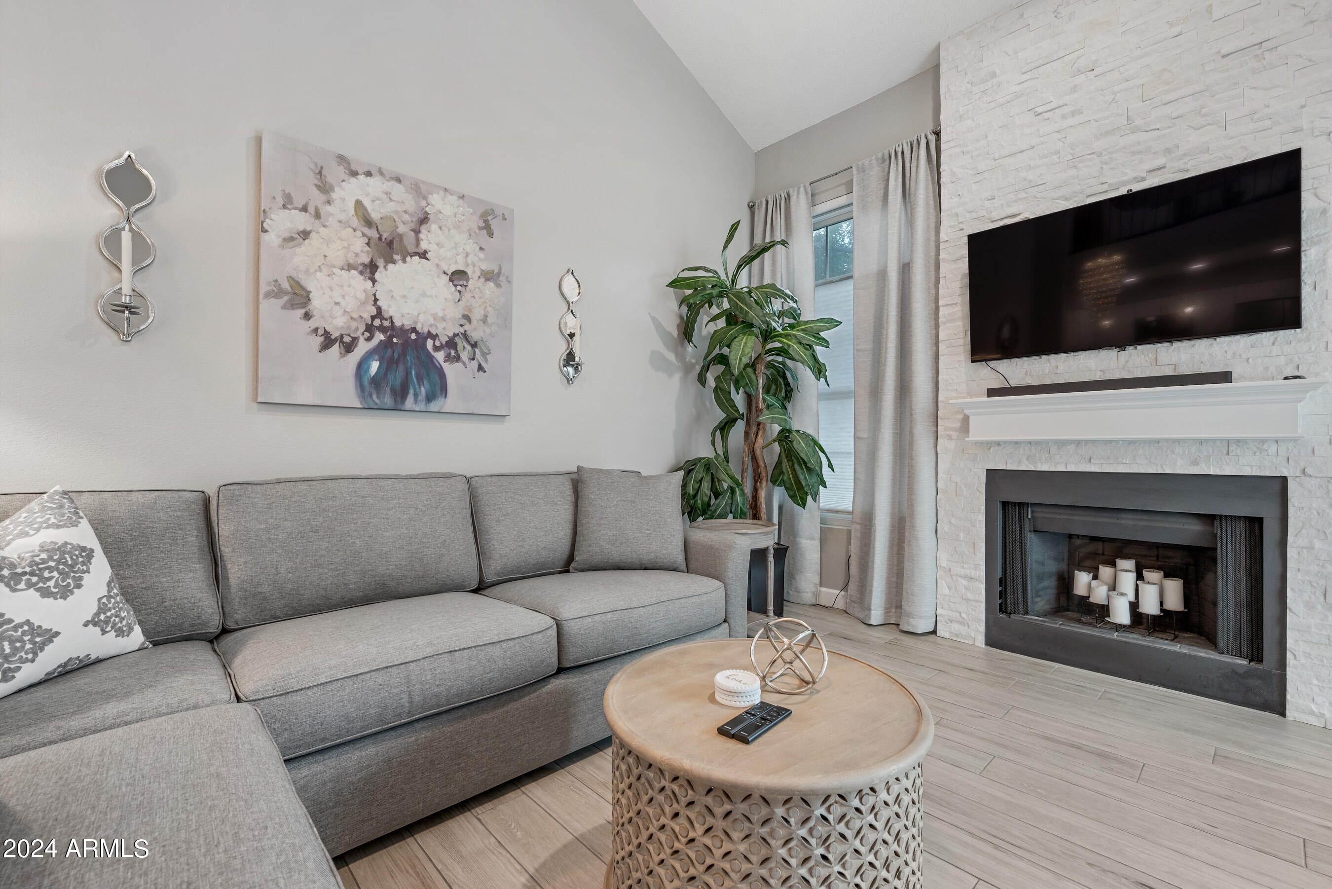 1717 East Union Hills Drive, Unit 1052 Phoenix, AZ 85024 - Photo 6 of 47 6-1717EUHD1052-ocupix 3-8