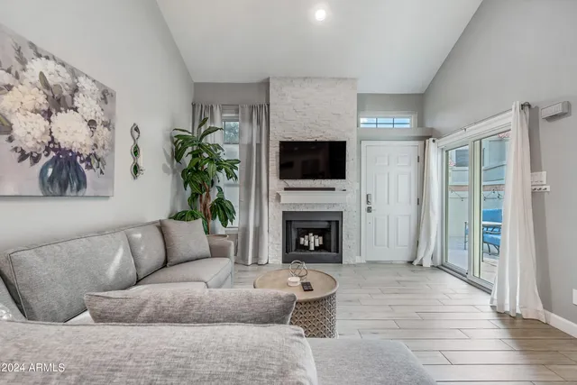 $4,000 | 1717 East Union Hills Drive, Unit 1052, Phoenix, AZ 85024