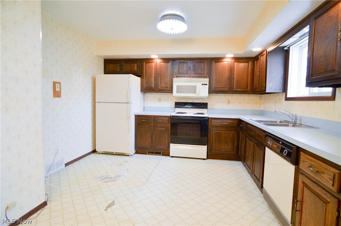 10535 Franks Road Chagrin Falls, OH 44023 - Photo 8 of 12 Gallery Image 8