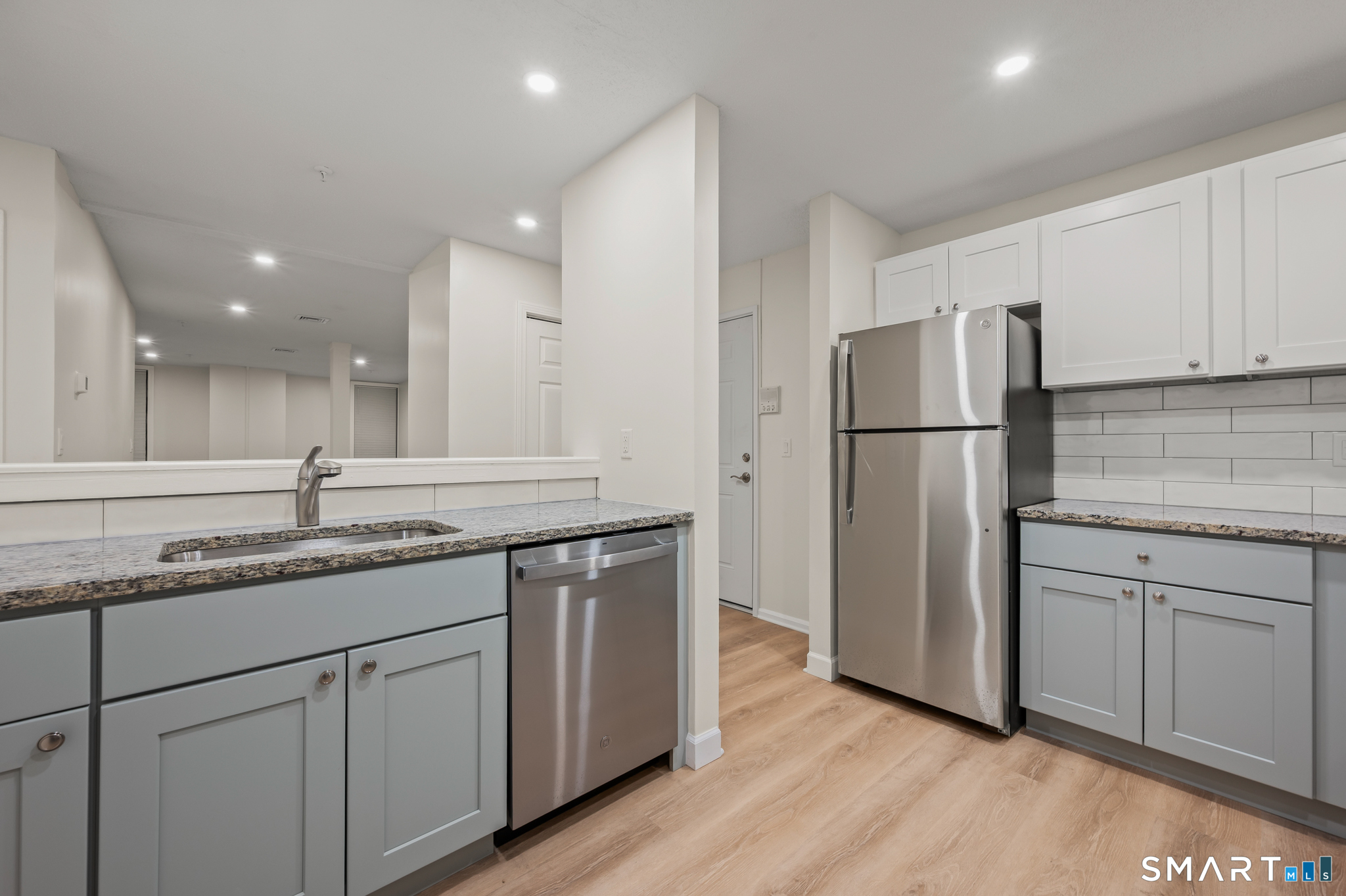 682 Main Street, Unit 2F Middletown, CT 06457 - Photo 6 of 25 Gallery Image 6