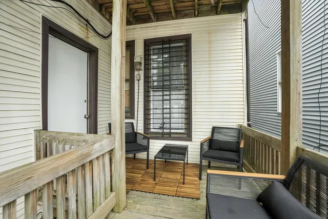 $3,600 | 1116 West Roscoe Street, Unit 1, Chicago, IL 60657