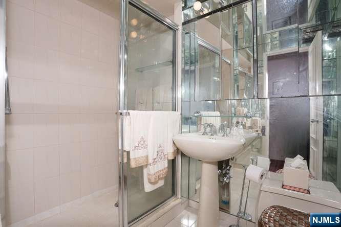 3 Horizon Road, Unit 815 Fort Lee, NJ 07024 - Photo 18 of 32