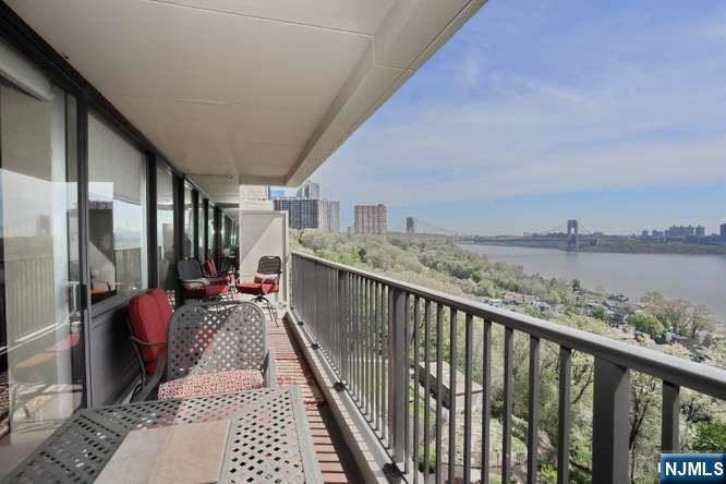 3 Horizon Road, Unit 815 Fort Lee, NJ 07024 - Photo 4 of 32