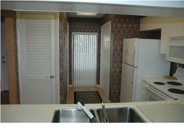 10254 East Hwy Inlet Beach, Unit 13W 30A Inlet Beach, FL 32461 - Photo 8 of 16 a bathroom with a sink and a bathtub
