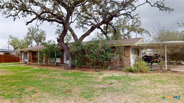 $240,000 | 204 West Johnson Street, Cuero, TX 77954