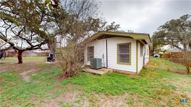 $240,000 | 204 West Johnson Street, Cuero, TX 77954