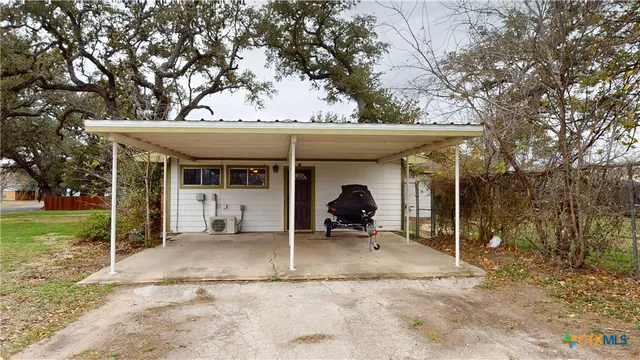 $240,000 | 204 West Johnson Street, Cuero, TX 77954