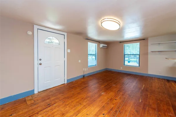 $1,000 | 406 Lexington Road, Unit B, Elgin, TX 78621