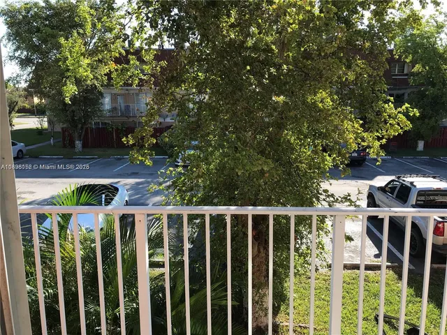 $270,000 | 260 Northwest 107th Avenue, Unit 207, Miami, FL 33172