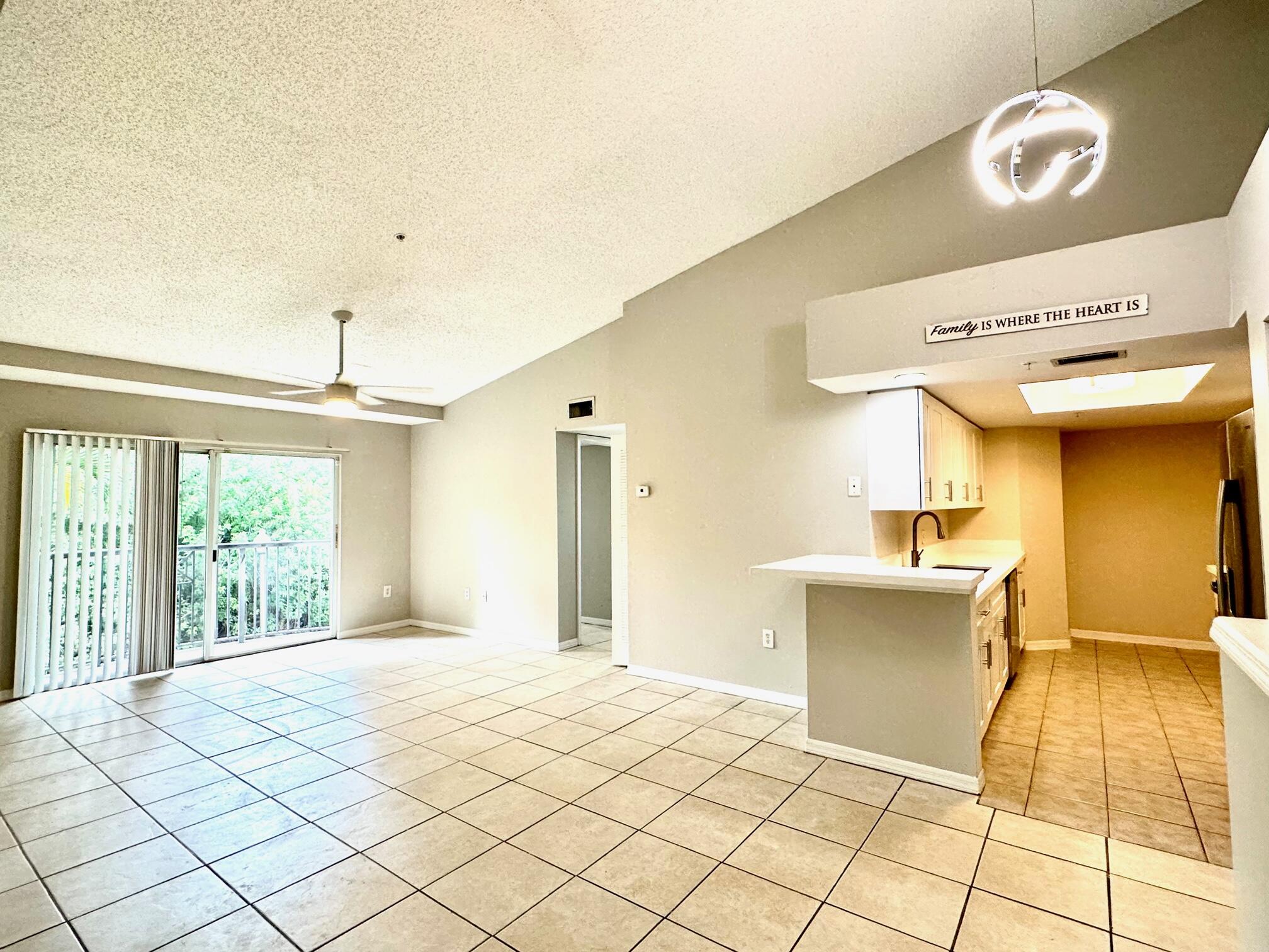 4171 Haverhill Road, Unit 1003 West Palm Beach, FL 33417 - Photo 2 of 20 2