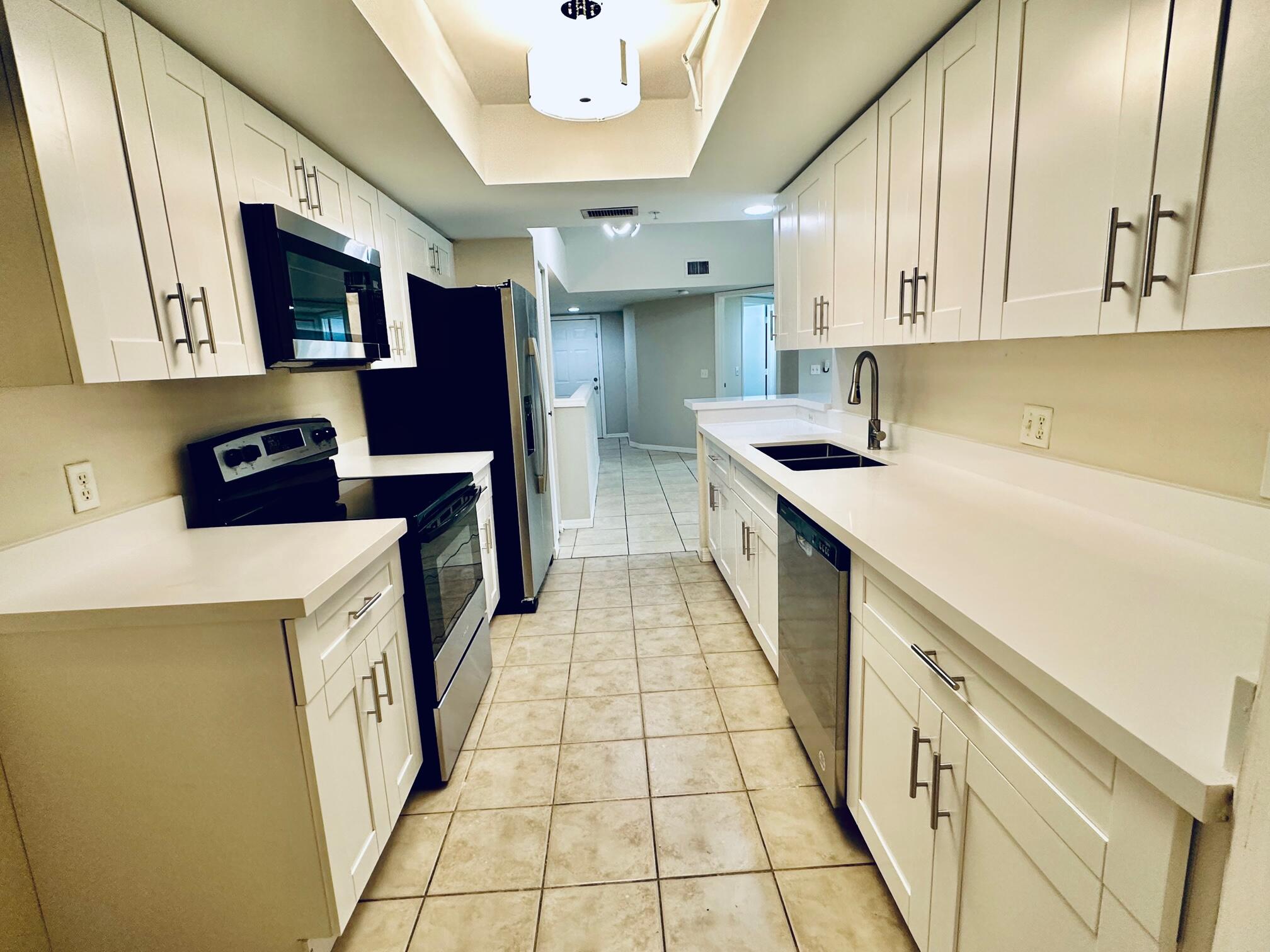 4171 Haverhill Road, Unit 1003 West Palm Beach, FL 33417 - Photo 3 of 20 3