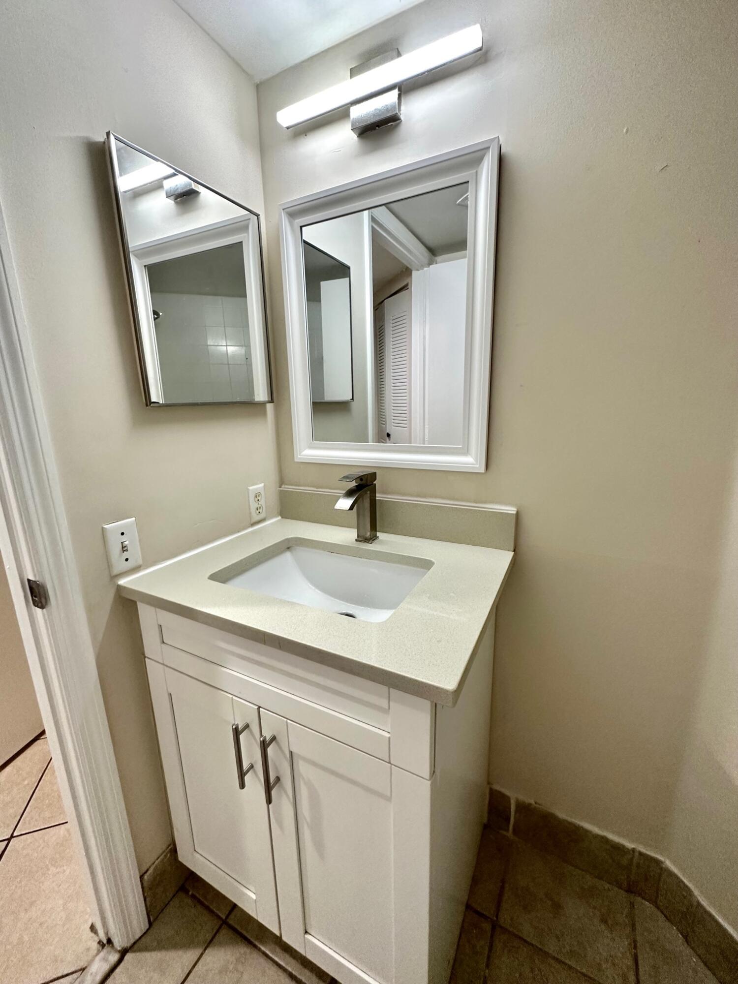 4171 Haverhill Road, Unit 1003 West Palm Beach, FL 33417 - Photo 8 of 20 8