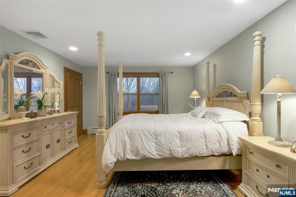 7 Finn Court Mahwah, NJ 07430 - Photo 22 of 40