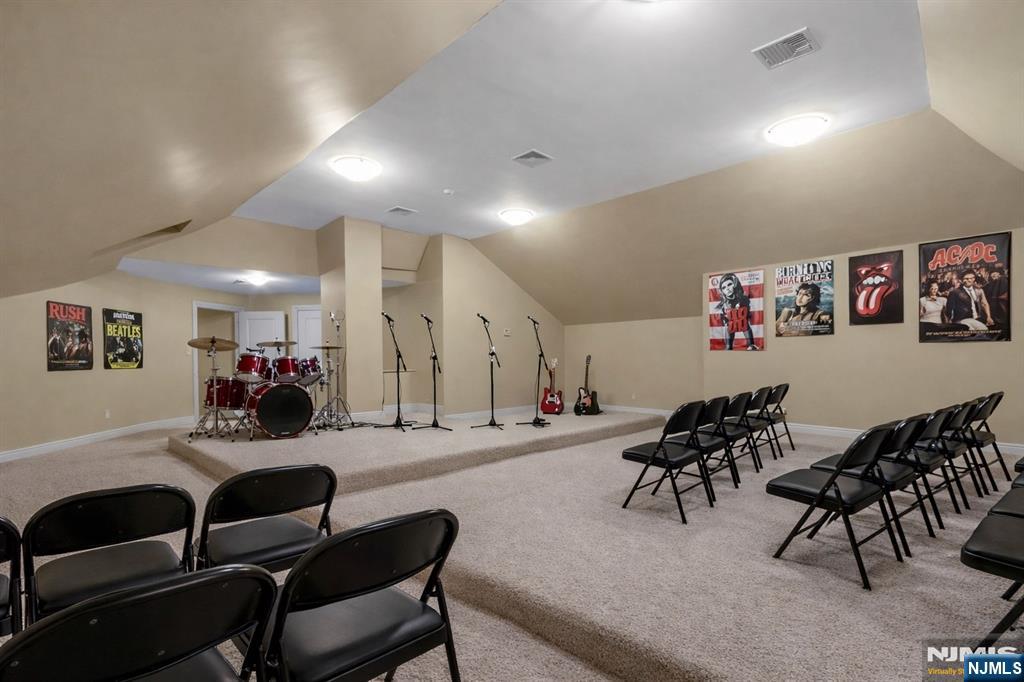 7 Finn Court Mahwah, NJ 07430 - Photo 33 of 40