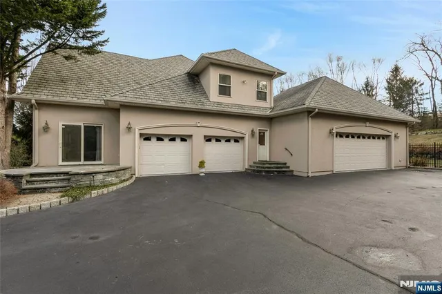 $2,900,000 | 7 Finn Court, Mahwah, NJ 07430