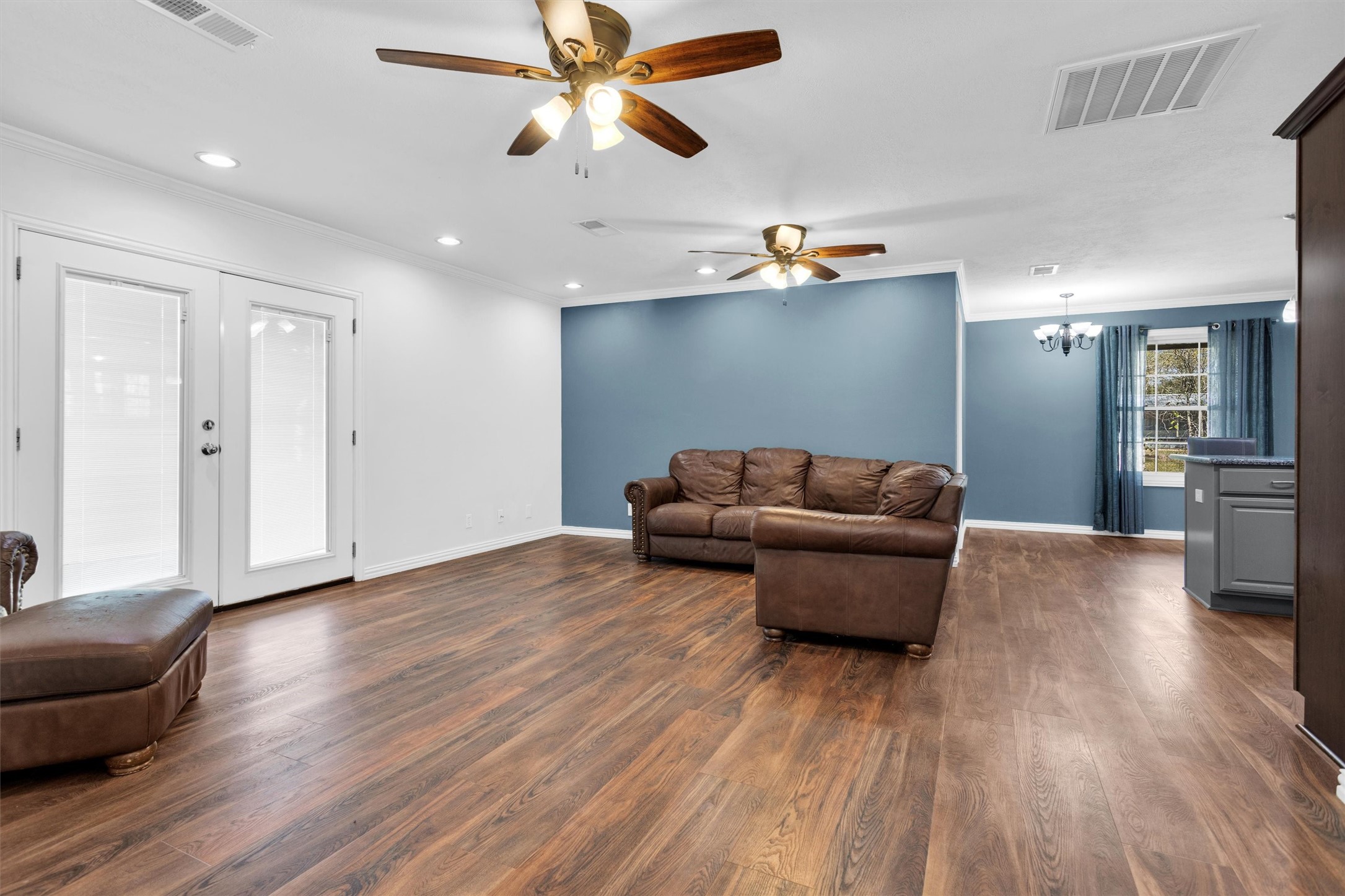 14272 Firetower Road Conroe, TX 77306 - Photo 10 of 47