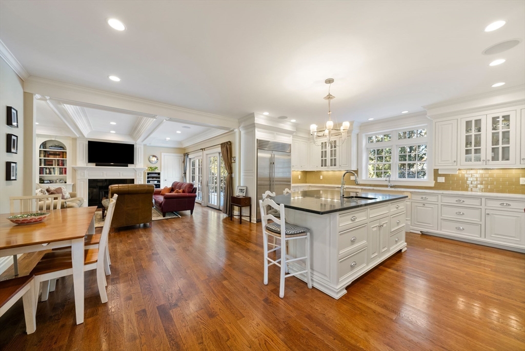 169 Grove Street Wellesley, MA 02482 - Photo 13 of 42 Gallery Image 13