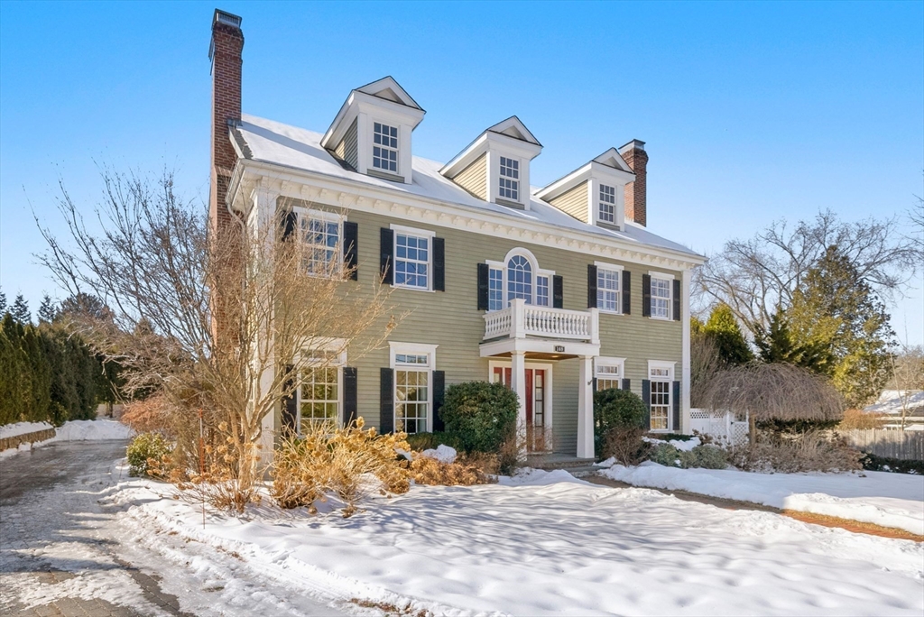 169 Grove Street Wellesley, MA 02482 - Photo 3 of 42 Gallery Image 3