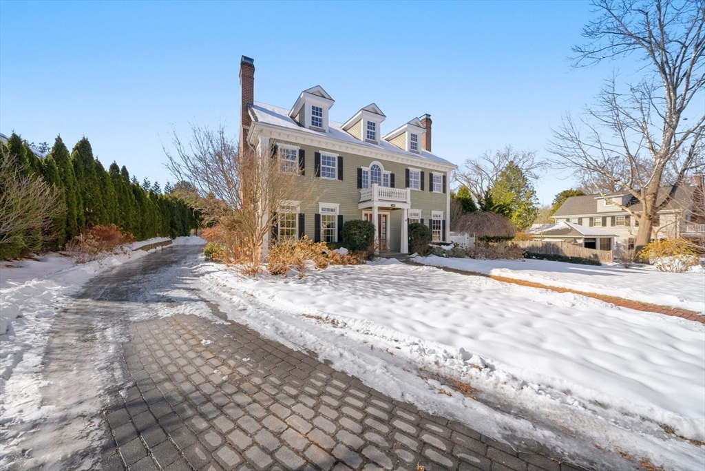 169 Grove Street Wellesley, MA 02482 - Photo 4 of 42 Gallery Image 4