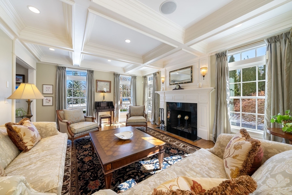 169 Grove Street Wellesley, MA 02482 - Photo 8 of 42 Gallery Image 8