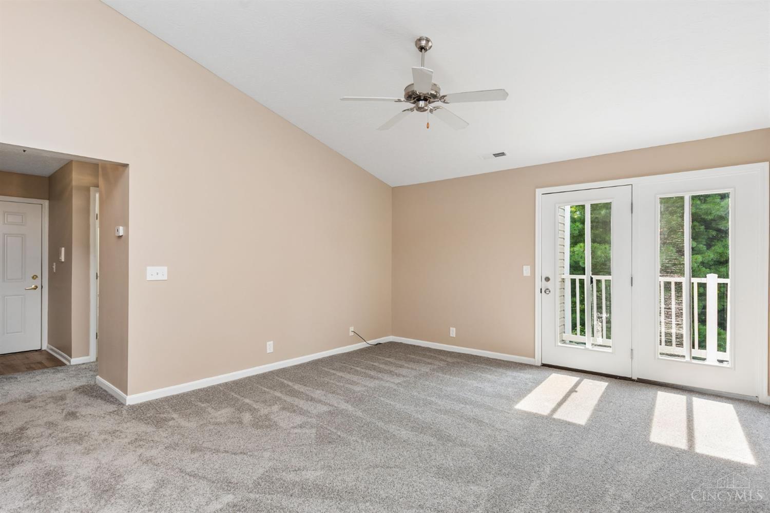 3414 North Bend Road, Unit 8 Cincinnati, OH 45247 - Photo 3 of 36