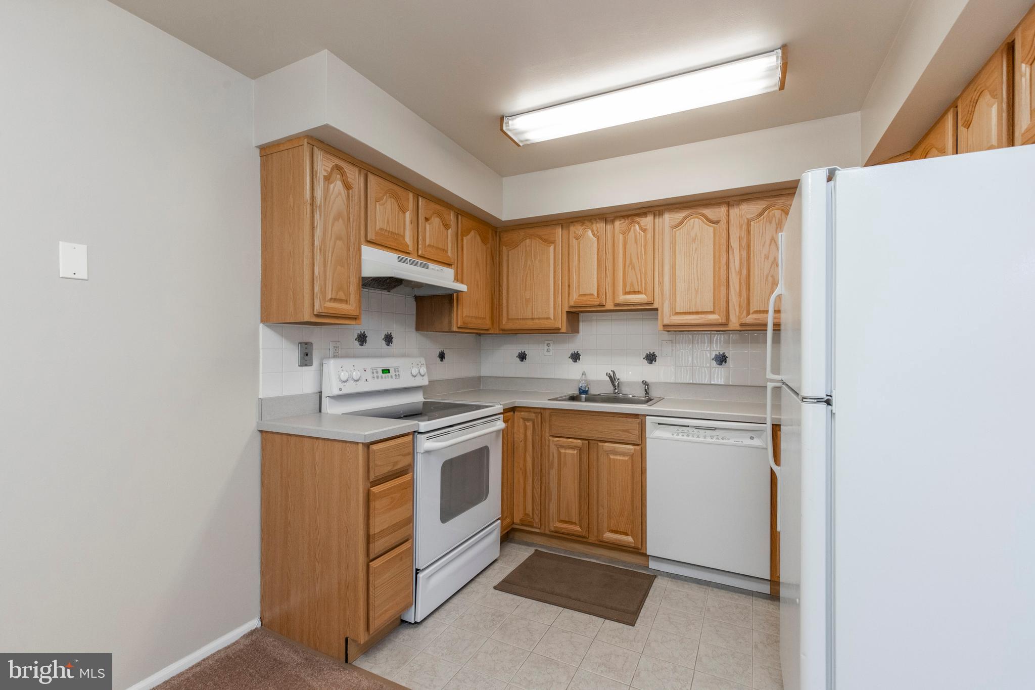 5200 Hilltop Drive, Unit G18 Brookhaven, PA 19015 - Photo 13 of 29