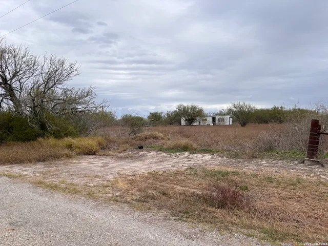 $100,000 | 398 County Road 222, Orange Grove, TX 78372
