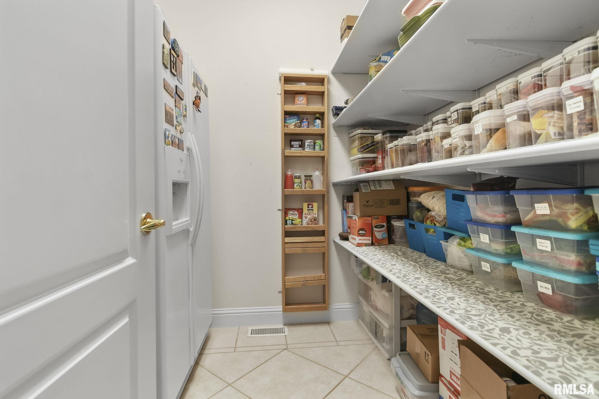 3104 Ironoak Circle Springfield, IL 62711 - Photo 17 of 39 Gallery Image 17