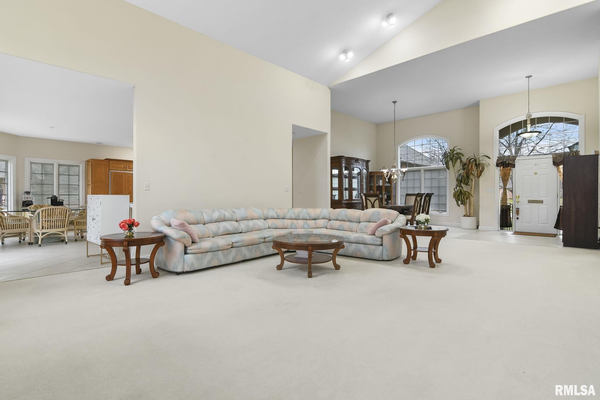 3104 Ironoak Circle Springfield, IL 62711 - Photo 9 of 39 Gallery Image 9
