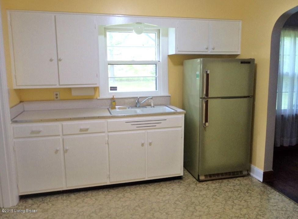 809 Palatka Road Louisville, KY 40214 - Photo 5 of 17 Kitchen