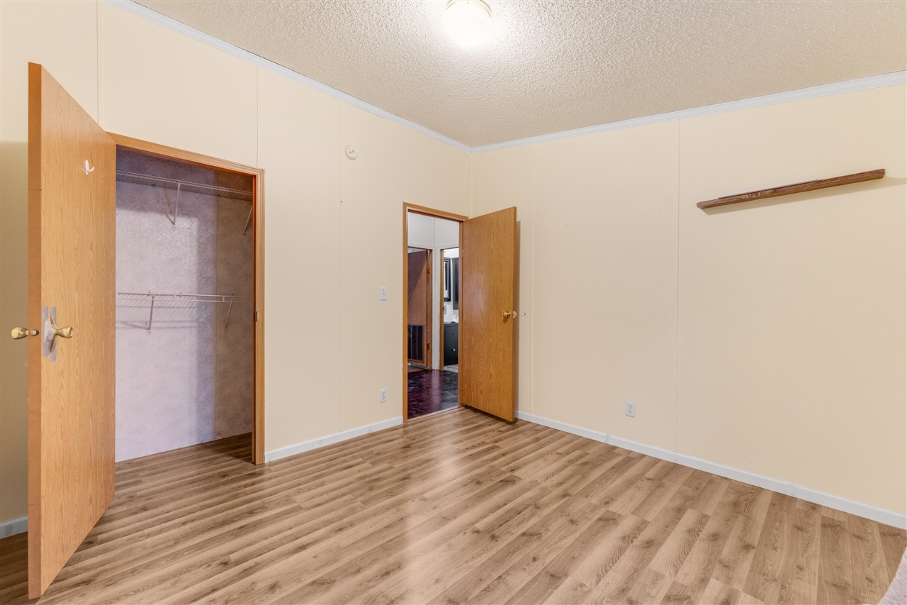 430 North Blue Creek Road Benton Harbor, MI 49022 - Photo 11 of 20