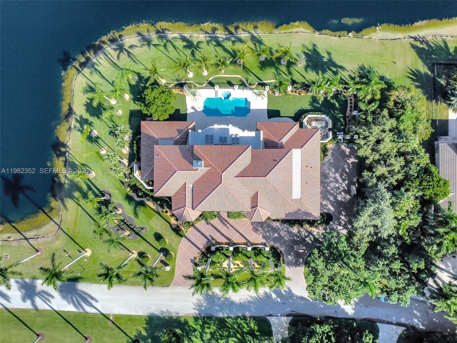 2905 Paddock Road Weston, FL 33331 - Photo 10 of 38