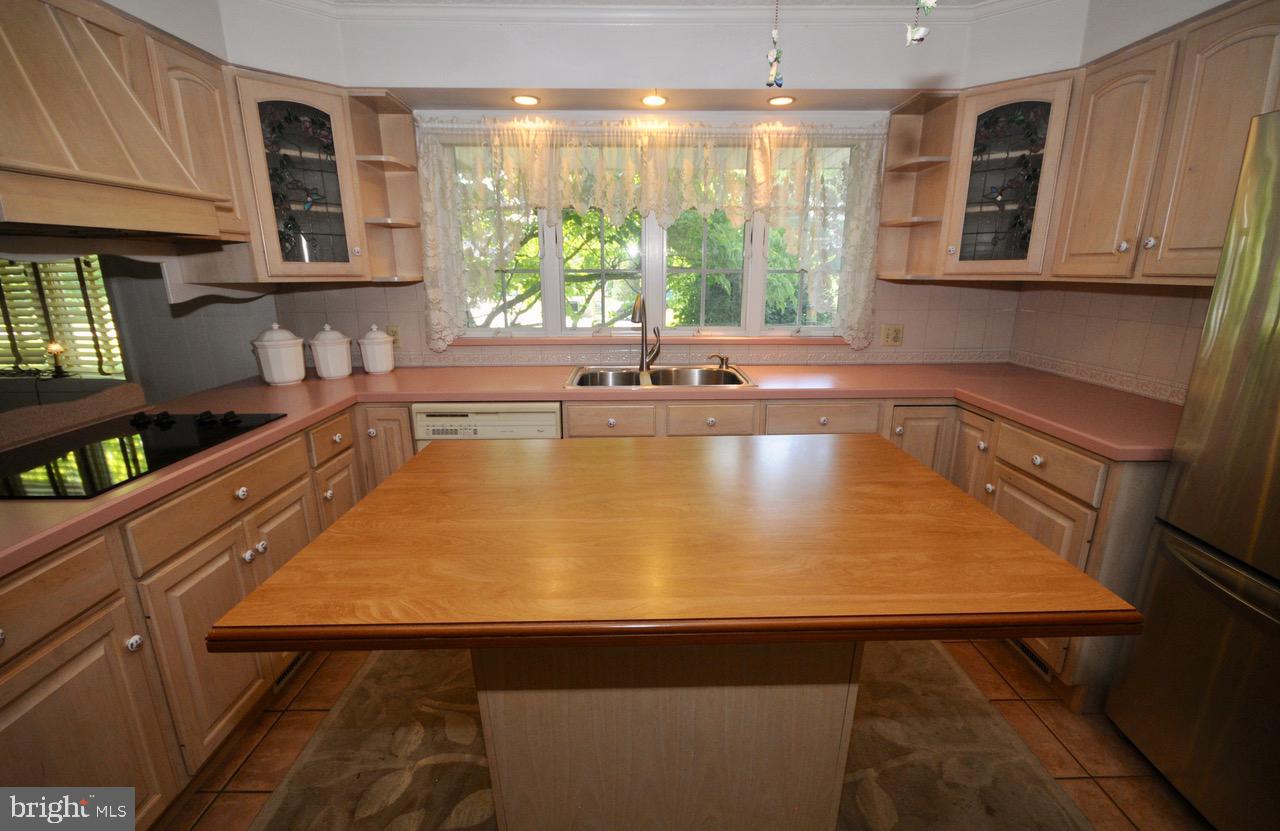 15 South Stumpy Road Carneys Point, NJ 08069 - Photo 12 of 34 Gallery Image 12